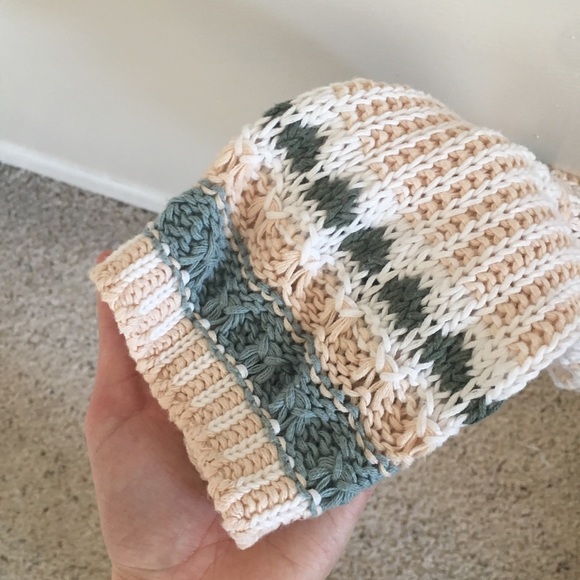 ⭐️GARAGE - pattern sweater!!!⭐️ - Picture 3 of 3